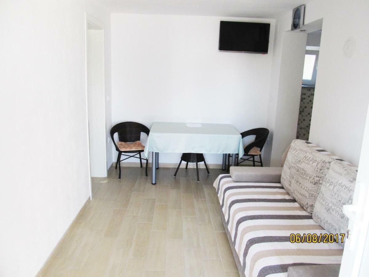 Apartmani Mala Sirena 马斯莱尼察 外观 照片