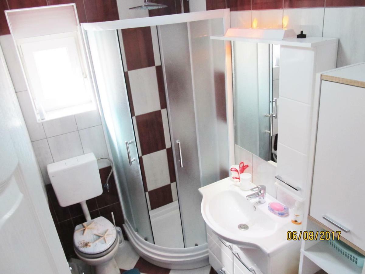 Apartmani Mala Sirena 马斯莱尼察 外观 照片