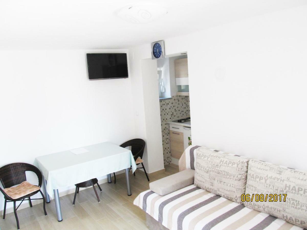 Apartmani Mala Sirena 马斯莱尼察 外观 照片