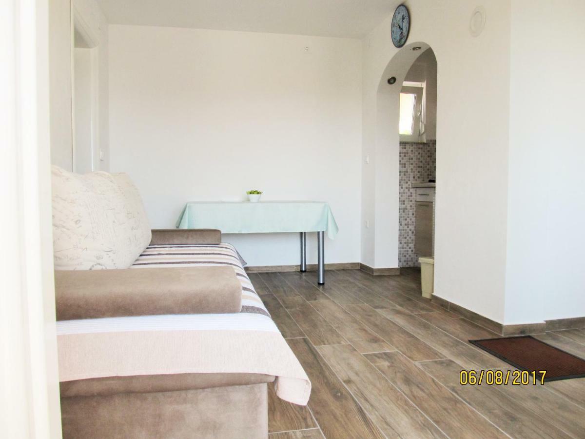 Apartmani Mala Sirena 马斯莱尼察 外观 照片