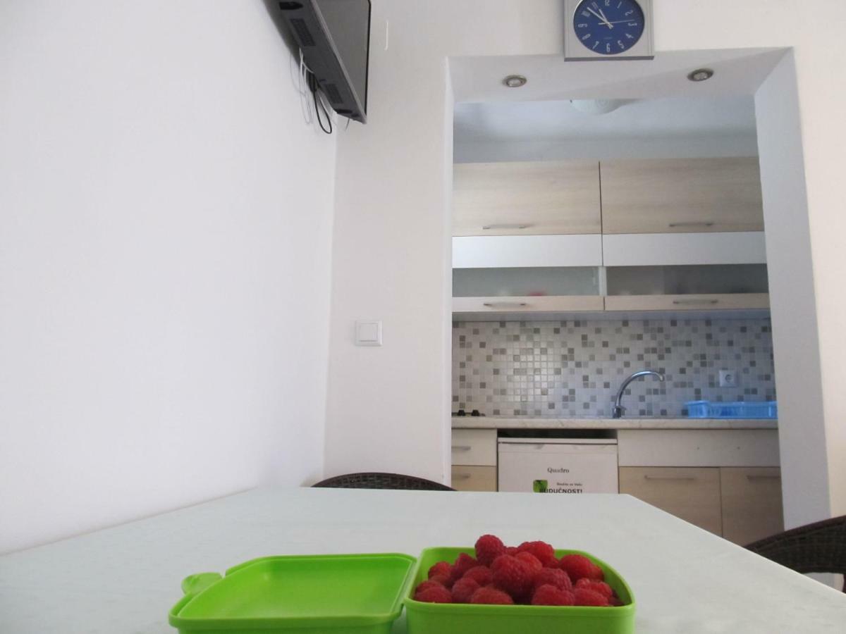 Apartmani Mala Sirena 马斯莱尼察 外观 照片