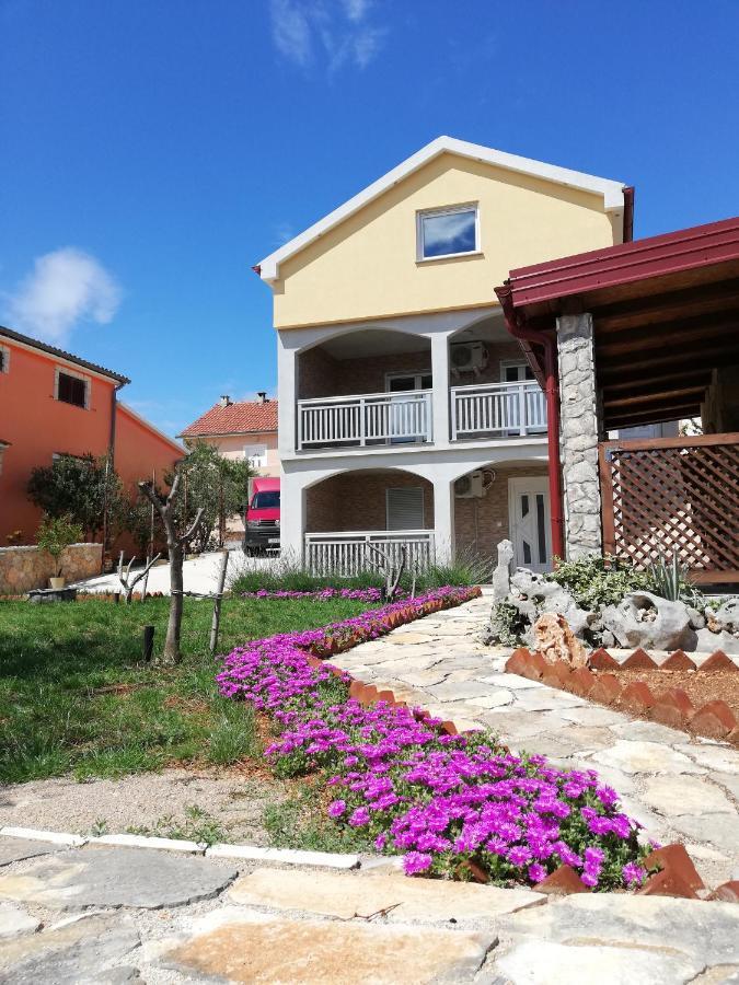 Apartmani Mala Sirena 马斯莱尼察 外观 照片